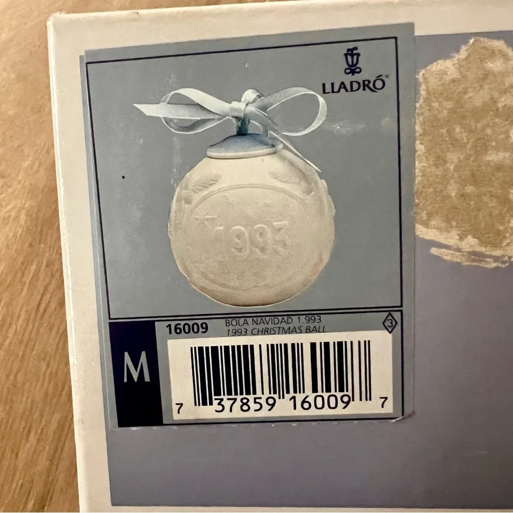 Lladro Bola Navidad 1993‎ Christmas Holiday Porcelain Ball Ornament 16009 Boxed